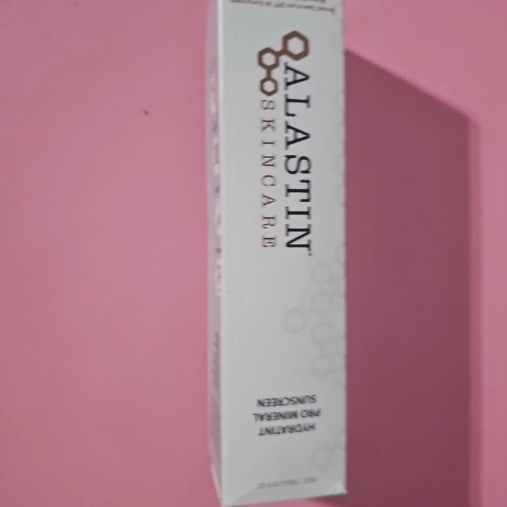 Hydratint Pro Mineral Sunscreen - White